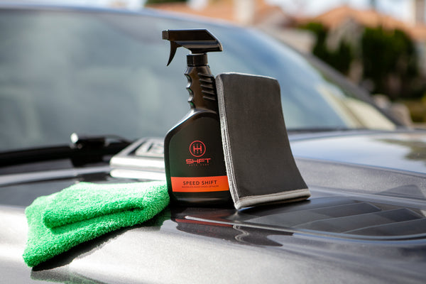 Speed Shift is a quick detailer that is easy to use with a spray on/buff off technique.  Shown here with a clay mitt and Korean Microfiber 350 GSM cleaning cloth